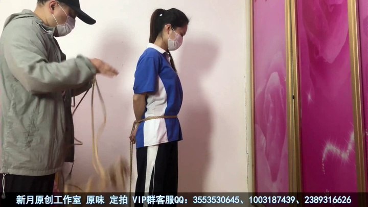 #新月原创 【水灵】校服女学生 超紧直臂驷马 脱袜子绑脚趾 挠这个相当怕痒的大白脚.mp4