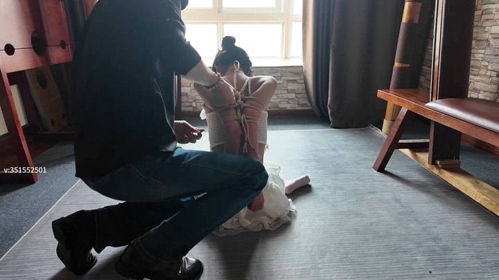 #一绳所爱《软妹子白培培初体验》