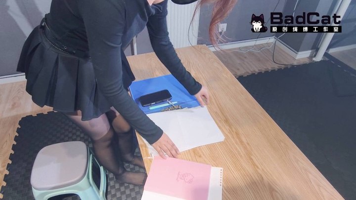 #BadCat【妙妙X依依X多比】【DID遇险少女】【多人特摄剧情】【美少女假面在挑选婚纱前一天惨遭双恶灵少女捆绑羞辱】【被玩弄的时候被迫和男友通电话】.mp4