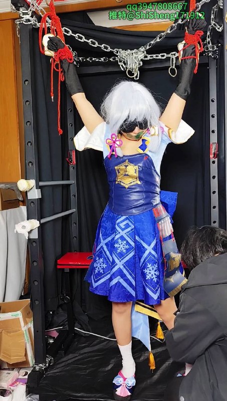 #时绳工作室 神里绫华cos，蛋蛋加内置玩具，水桶吊，股绳吊，足枷加各种道具虐可爱小脚，玩具特写社保！！！（正片）.mp4