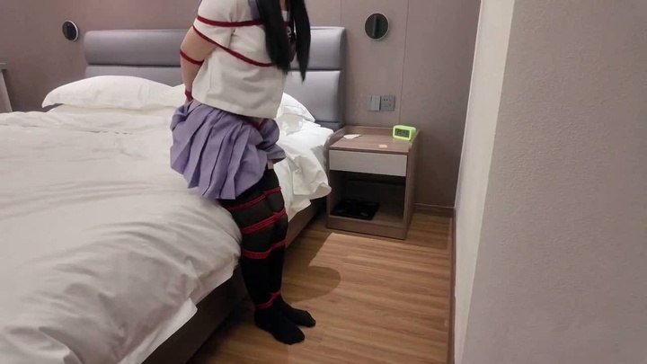 #臭脚妹妹【R计划2·0】金主爸爸现场体验，使用钞能力拉满难度buff，臭脚妹妹在不同姿势下挑战任务.mp4