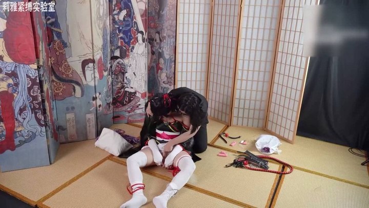 #莉雅原创 夜夜的人偶挑战 cosplay人偶挑战微剧情呻吟蛋蛋波波贝强膏滴蜡紧缚.mp4