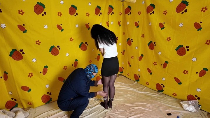 #道士下山 赌爹卖女剧情 蟹腿 口球流出百年老痰 电击腹部在跳舞折磨 黑胶带封嘴.mp4