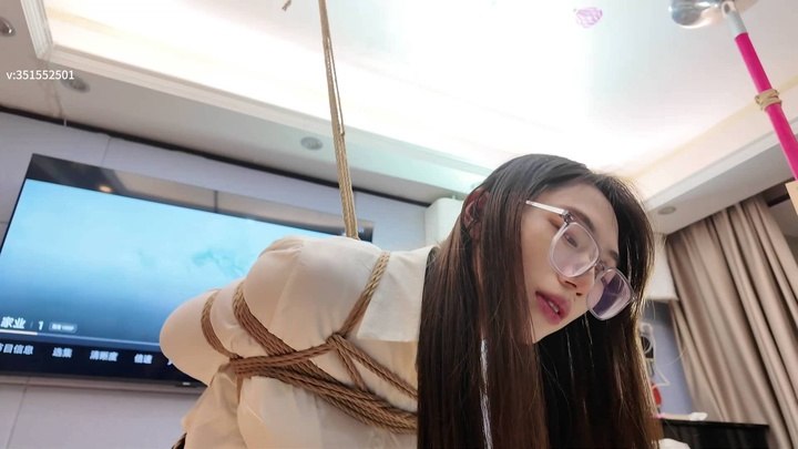 #一绳所爱《办公室的秘书》卢曼莹
