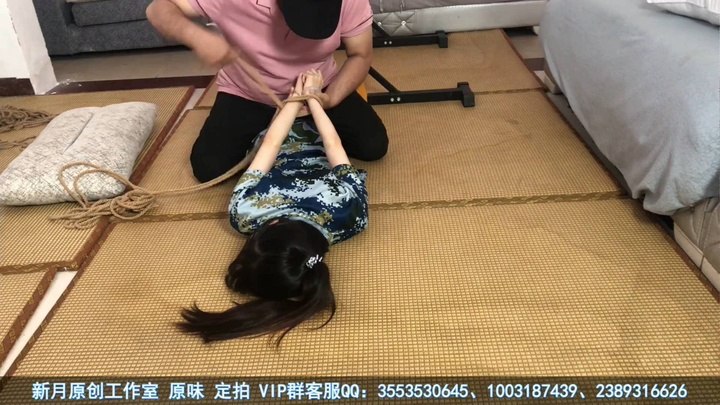 #新月原创【琳媚】迷晕军训女 驷马绑起来用G 点棒玩弄 ZX 挠痒 点腹部.mp4