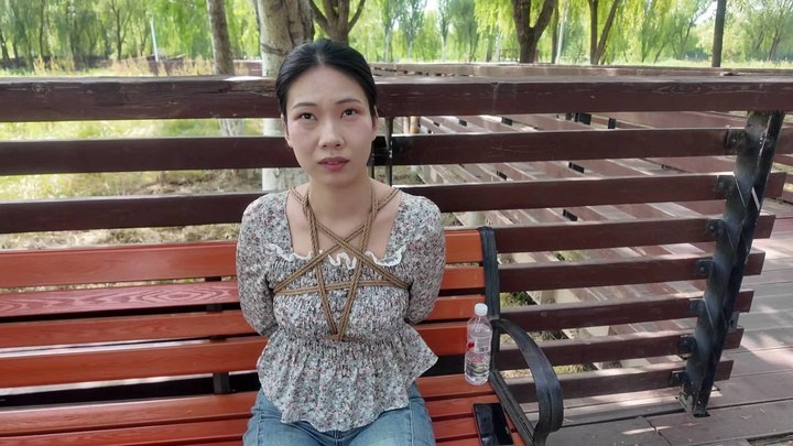 #龙飞绳艺 奇葩访谈 户外访谈各类话题 梦想 爱好 变态的一些提问 尴尬的是 很多路人都看到我俩 心慌.mp4