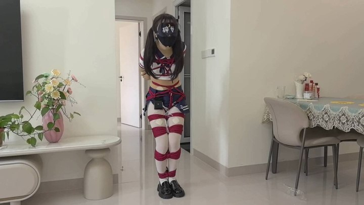 #氧柒罐罐 连体肉丝JK+白丝 原来电击器真的能让人抽筋抽搐啊 蛇缚小高手 花式股绳全程电击挣扎 驷马+电击挣扎 枕头捂口鼻窒息绝望尖叫，吓死人了.mp4