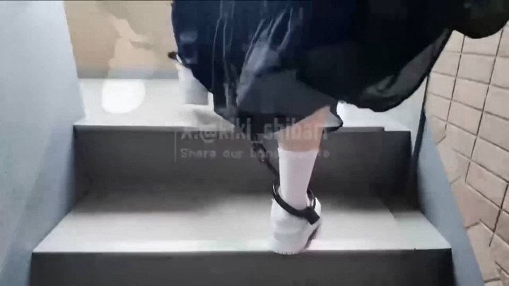 #kiki（户外）第一次戴镣铐外出.mp4
