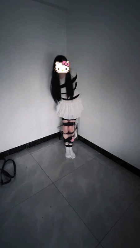 #凉叶子【摆件叶子】像被绑在角落里挣扎的摆件 好紧好紧的绑带 含短被绑第一人称.mp4