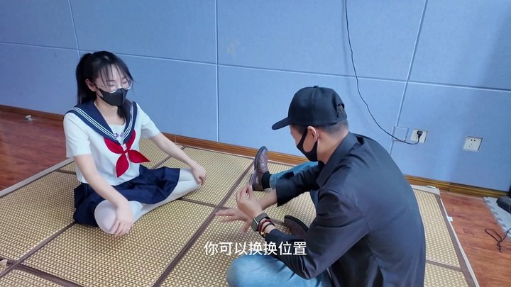 #一绳所爱 JK白丝女孩玩扑克遇到老千.mp4
